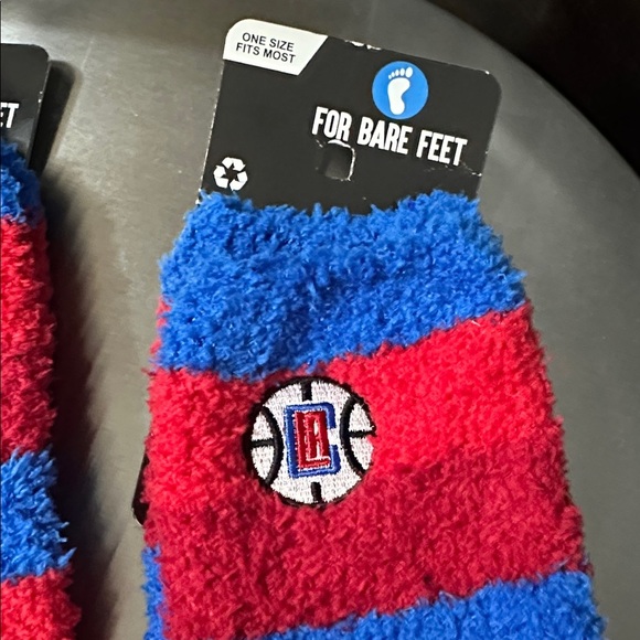 2-Pack of Los Angeles Clippers Fuzzy Socks NWT OSFM - Picture 2 of 3